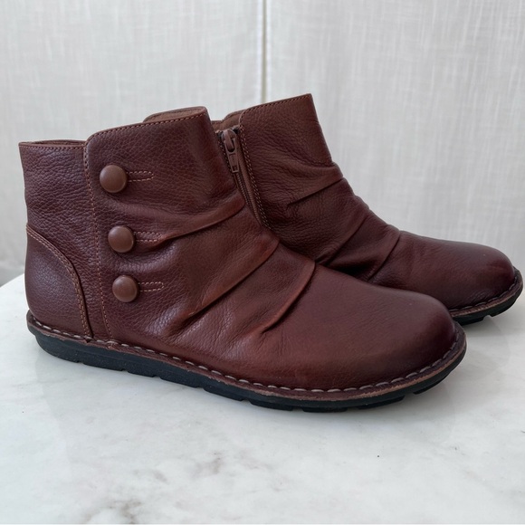 Clarks Collection Caroline Orchid Brown Leather Ankle Boots Size 8.5 - Picture 1 of 13